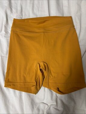 High-Rise Bike Shorts in Warm Mustard